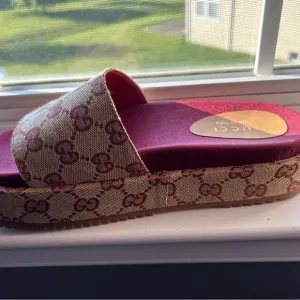 Gucci Tan and Burgundy Slide Sandals