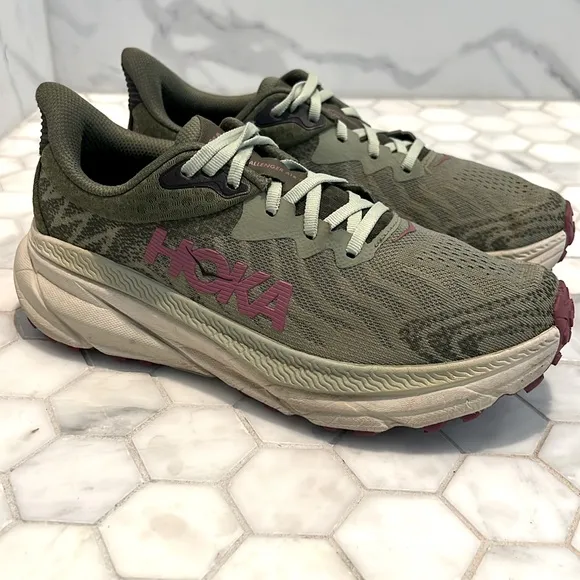 Hoka Challenger ATR 7 Low Top Forest Floor/Beet RootRunning Sneakers Size 8.5B
