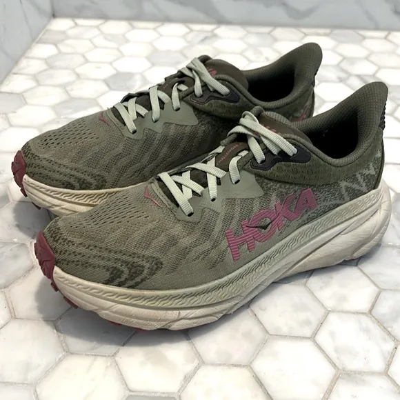 Hoka Challenger ATR 7 Low Top Forest Floor/Beet RootRunning Sneakers Size 8.5B