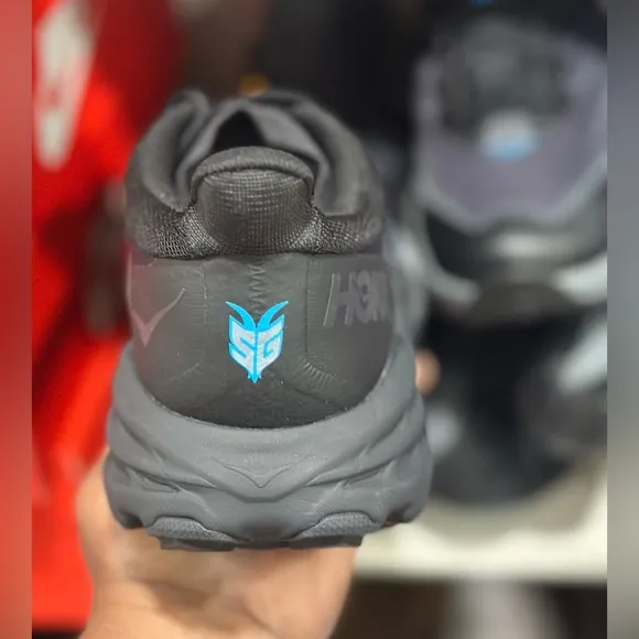 HOKA SpeedGoat 5 GoreTex Trail Sneakers