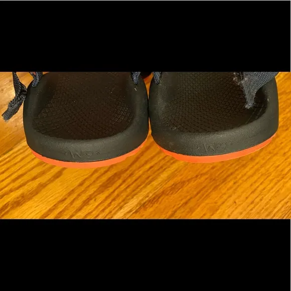 🎉HP🎉 EUC Chaco ZX/2 Sandals, Multi