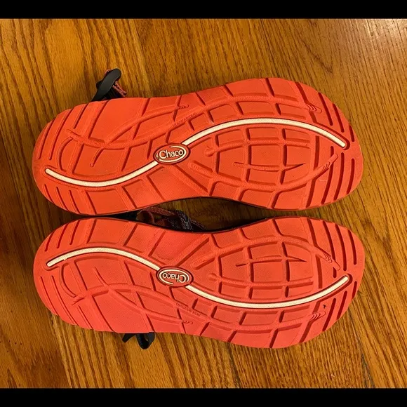 🎉HP🎉 EUC Chaco ZX/2 Sandals, Multi