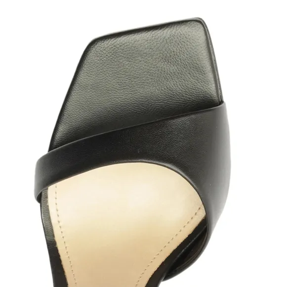 💕HP💕NIB SCHUTZ Bryce Nappa Leather Sandals💕