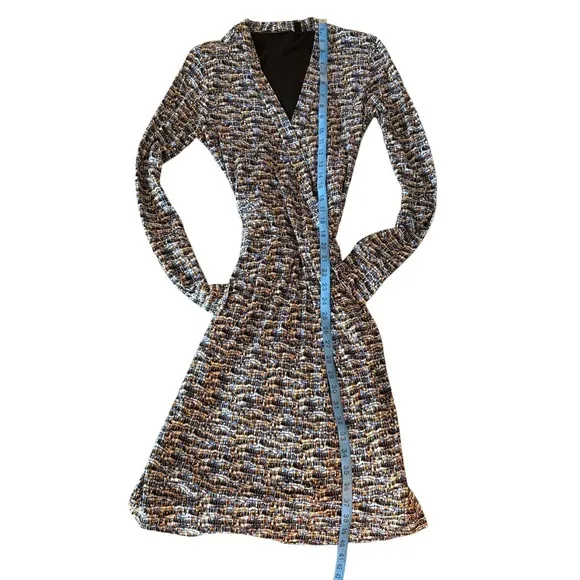 Hugo Boss women's print wrap dress  Size Med. EUC. Great print and so soft!