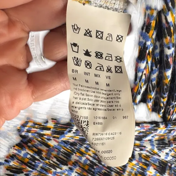 Hugo Boss women's print wrap dress  Size Med. EUC. Great print and so soft!