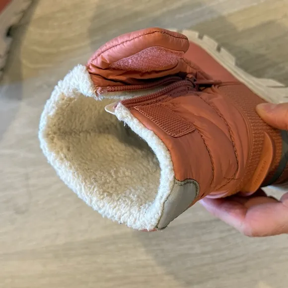 Hunter little girl winter/ snow boots size uk 10(us11)