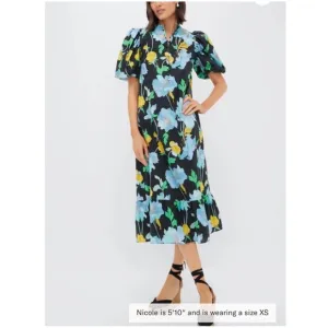HYACINTH HOUSE Black &amp; Airy Blue Floral Mimi Midi Dress