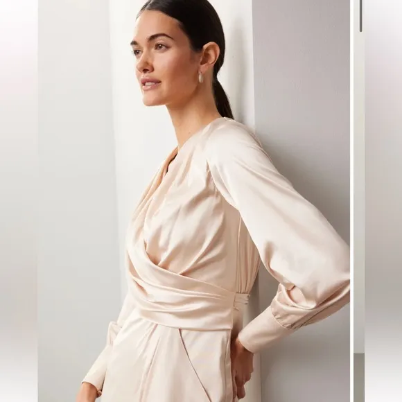 Ieena for Mac Duggal Long Sleeve Gown in Gold Champagne Size 2