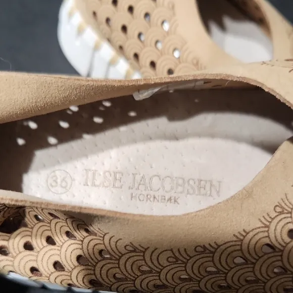 Ilse Jacobsen Tan Loafers with Intricate Perforations Size 36 EUC!!