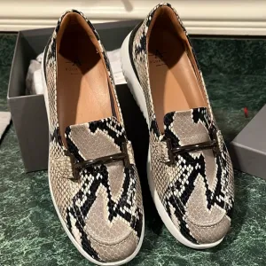 Italian Callee Snake print Aquatalia loafers. Never worn. Size 7.5 medium/slim.