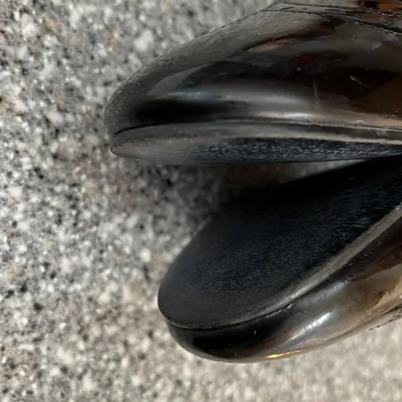 IVANKA TRUMP size 10 black classic patent leather wing tip loafers