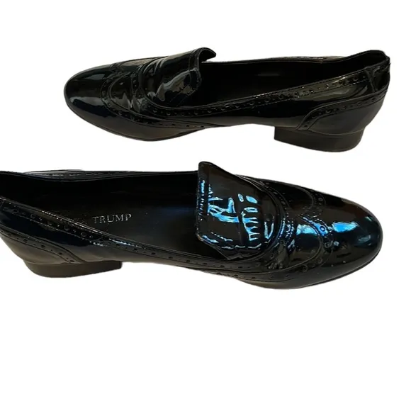 IVANKA TRUMP size 10 black classic patent leather wing tip loafers