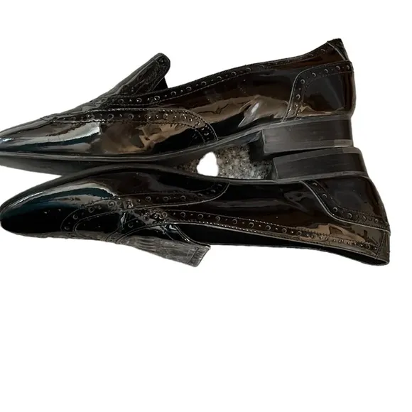 IVANKA TRUMP size 10 black classic patent leather wing tip loafers