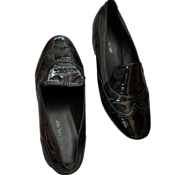 IVANKA TRUMP size 10 black classic patent leather wing tip loafers