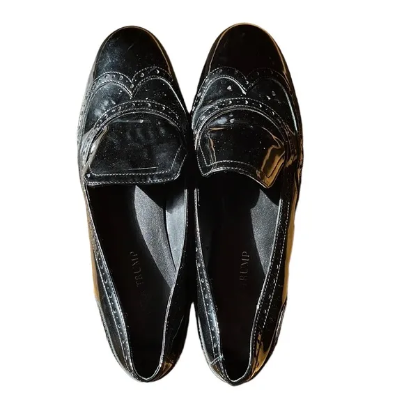 IVANKA TRUMP size 10 black classic patent leather wing tip loafers