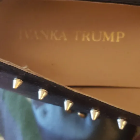 IVANKA TRUMP SPIKED FLATS SZ. 11