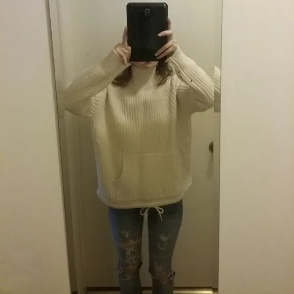 J Crew Ivory/French Vanilla Chunky Knit Front Pocket Sweater Size S EUC