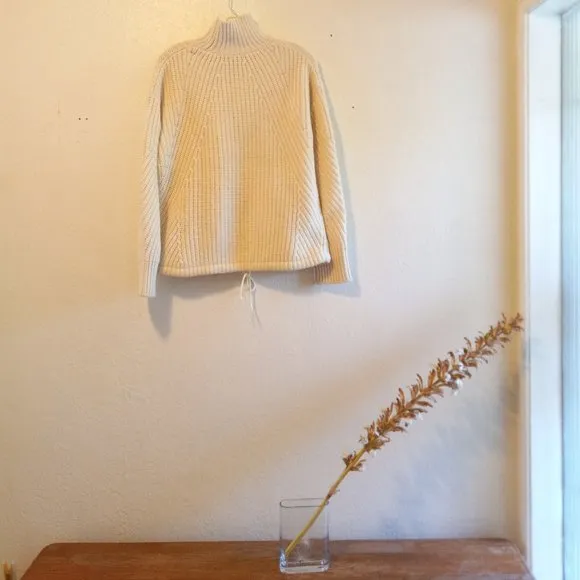J Crew Ivory/French Vanilla Chunky Knit Front Pocket Sweater Size S EUC