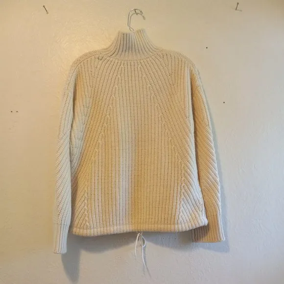 J Crew Ivory/French Vanilla Chunky Knit Front Pocket Sweater Size S EUC
