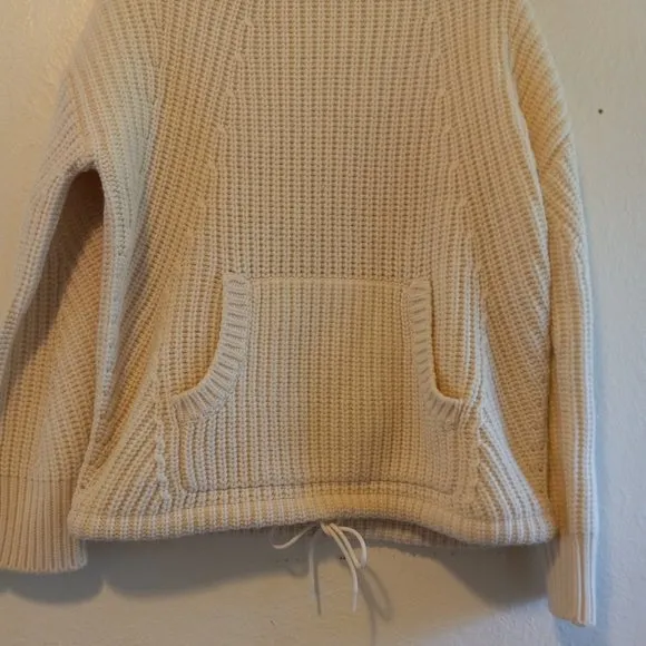 J Crew Ivory/French Vanilla Chunky Knit Front Pocket Sweater Size S EUC