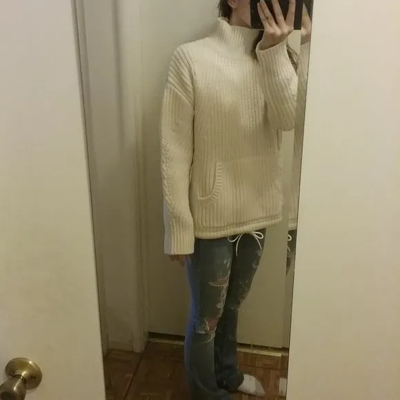 J Crew Ivory/French Vanilla Chunky Knit Front Pocket Sweater Size S EUC