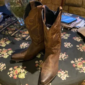 J.B Dillion brown cowboy boots