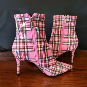 Jessica Simpson High Heel Ankle Boots Pink Plaid Size 6