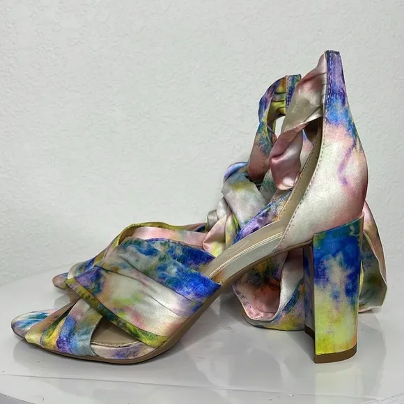 JESSICA SIMPSON NOELENE TIE DYE PEEP TOE ANKLE WRAP BLOCK HEEL SANDALS **NWOT**