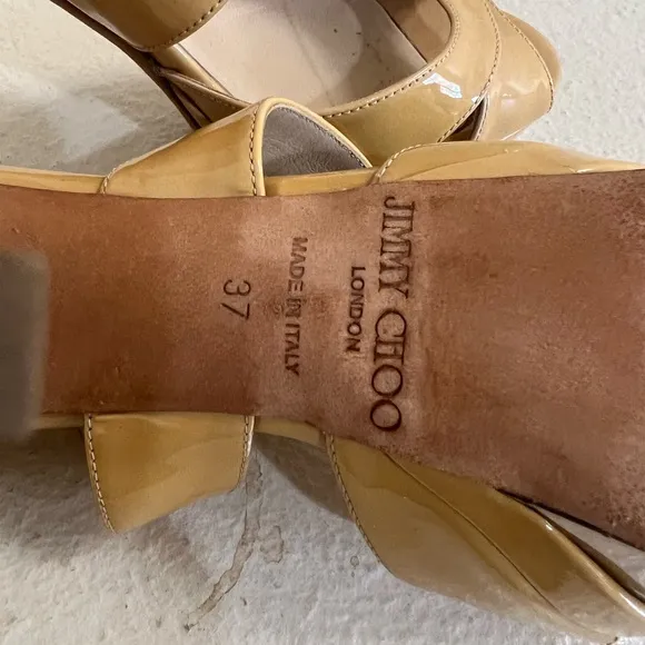 Jimmy‎ Choo Beige Patent Leather Vamp Ankle Strap Sandals Size 37. US 7