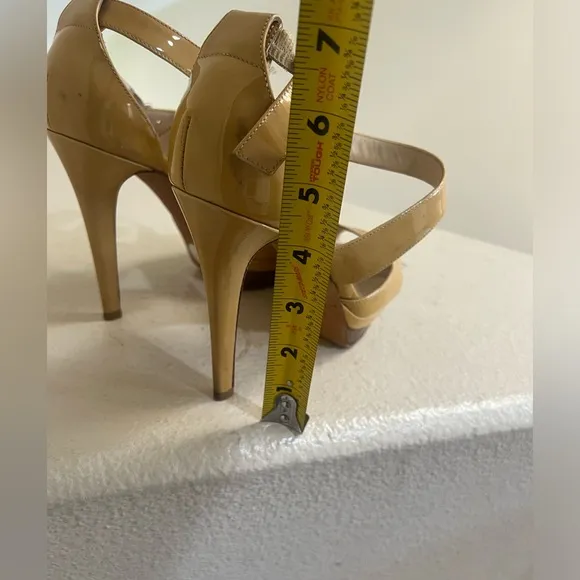 Jimmy‎ Choo Beige Patent Leather Vamp Ankle Strap Sandals Size 37. US 7