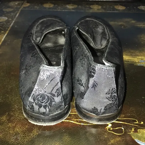 Joan &amp; David black satin rose design flats.