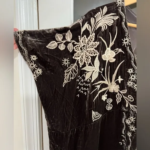 JOHNNY WAS MAREE VELVET EFFORTLESS KAFTAN DRESS - Size M