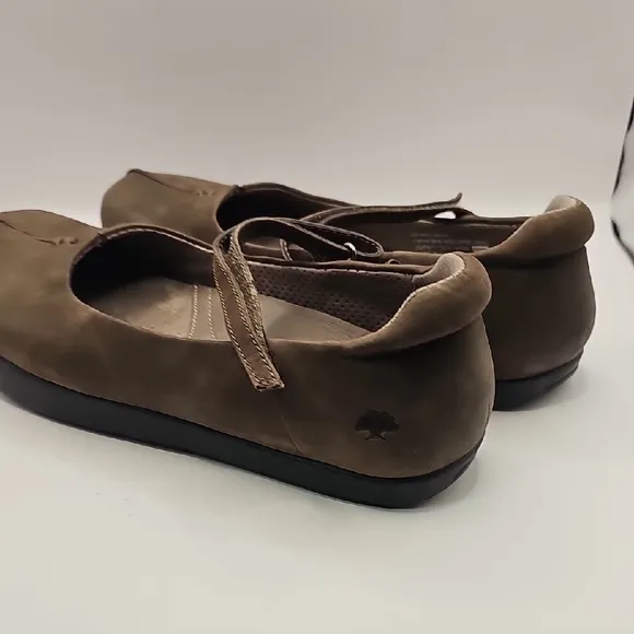 Kalso Earth Shoe Brown Suede Flats with Strap and Sturdy Sole Size 7B