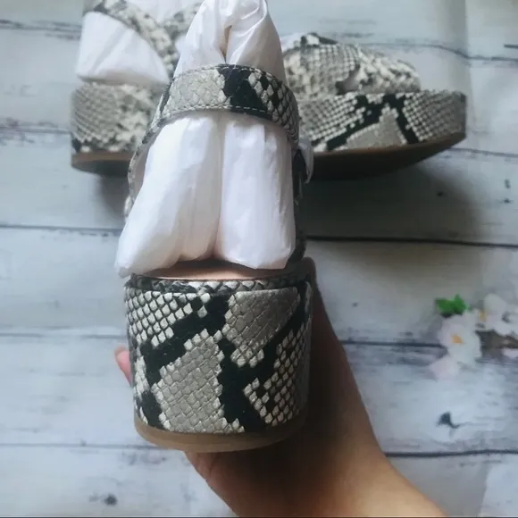 Kate Spade Bunton Leather Flatform Sandals Sz 8.5