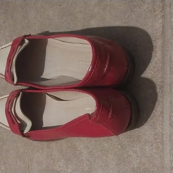 Kate Spade Cody Loafers 6 1/2 M 6.5 Red Ivory Leather Two Tone Wood Heel