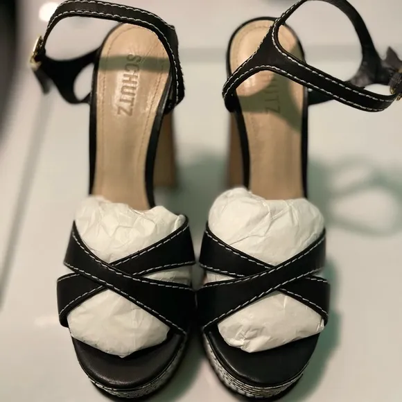 Keefa Ankle-Strap Leather Platform Sandals size 10B