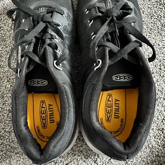 KEEN Utility Men's Low Height Sneaker Composite Toe Work Shoe, Size 9.5EE - New