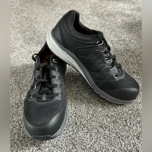KEEN Utility Men's Low Height Sneaker Composite Toe Work Shoe, Size 9.5EE - New