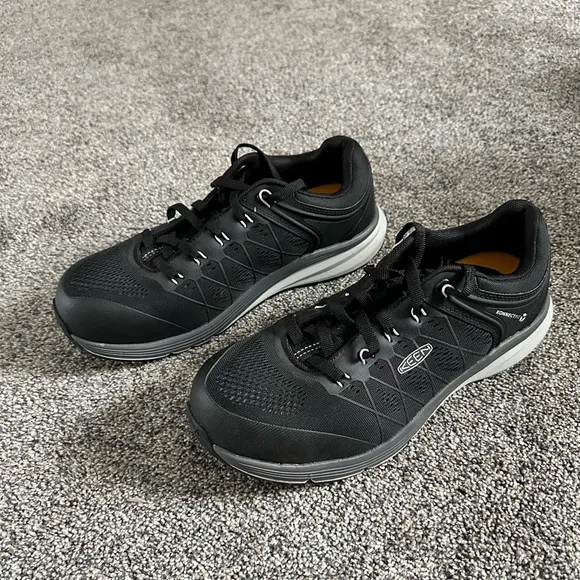 KEEN Utility Men's Low Height Sneaker Composite Toe Work Shoe, Size 9.5EE - New