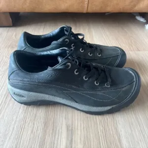 Keen Women's Toyah Shoes Size 10 Black Leather Trail Hiking Walking Sneakers
