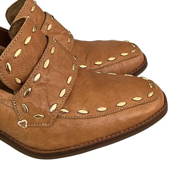 Kelsi Dagger Brooklyn Involve Loafer 9.5 Slip On Chunky Heel Studded Accent Tan