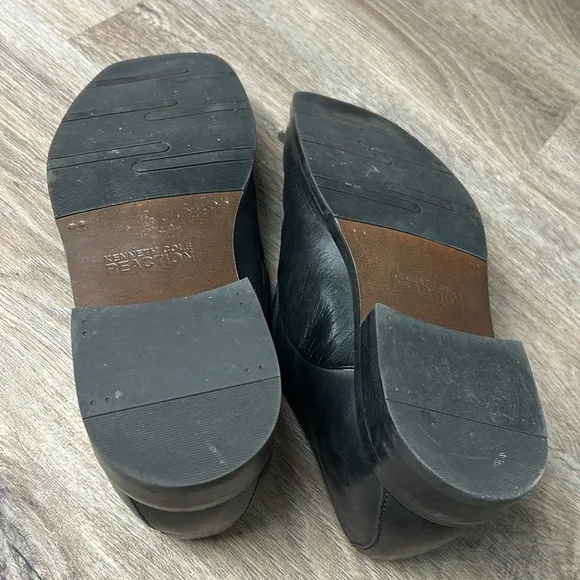 Kenneth Cole Reaction “Banker” Black Leather Loafers Size