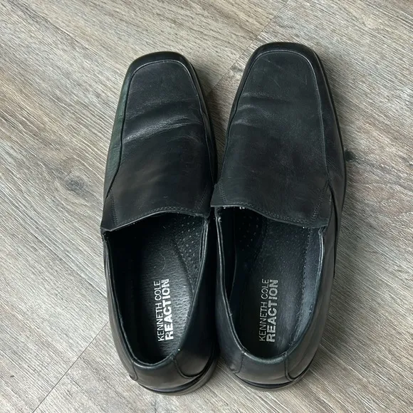 Kenneth Cole Reaction “Banker” Black Leather Loafers Size