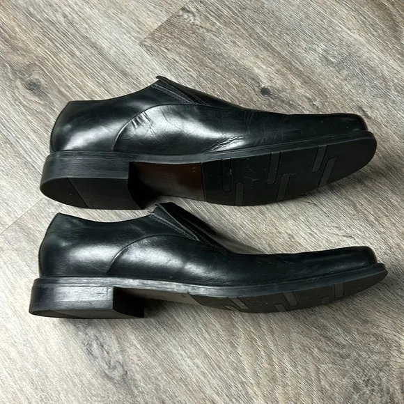 Kenneth Cole Reaction “Banker” Black Leather Loafers Size