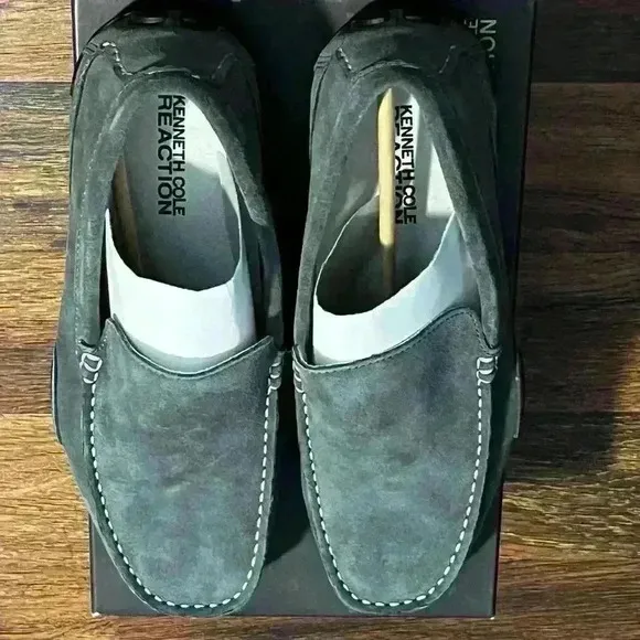 Kenneth Cole Reaction World Hold On Men's Size 9 Gray Suede Leather Slip On New