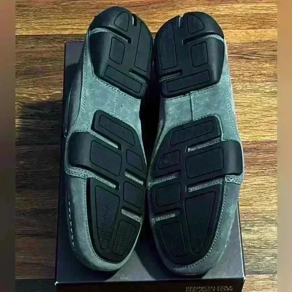 Kenneth Cole Reaction World Hold On Men's Size 9 Gray Suede Leather Slip On New