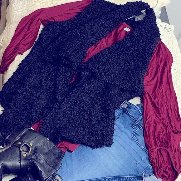🖤Kensie’s Women’s Black Super Soft Faux Fur Bobble Vest Draped, Very Flattering