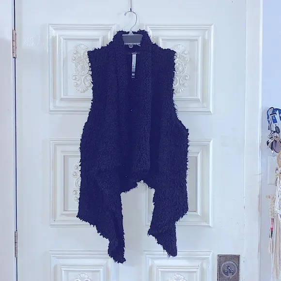 🖤Kensie’s Women’s Black Super Soft Faux Fur Bobble Vest Draped, Very Flattering
