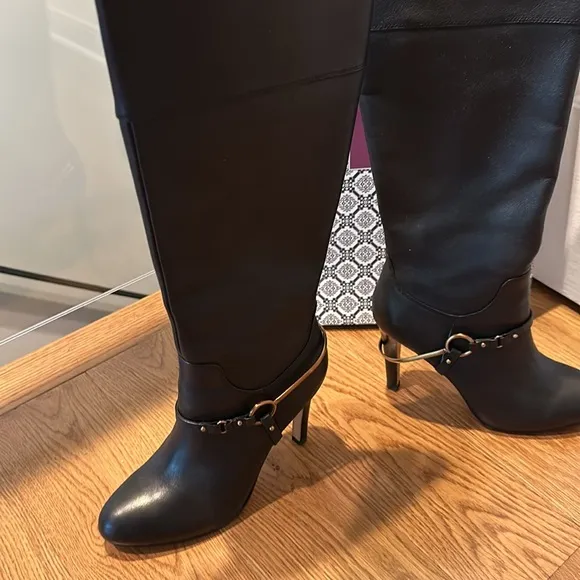 KNEE HIGH BOOTS