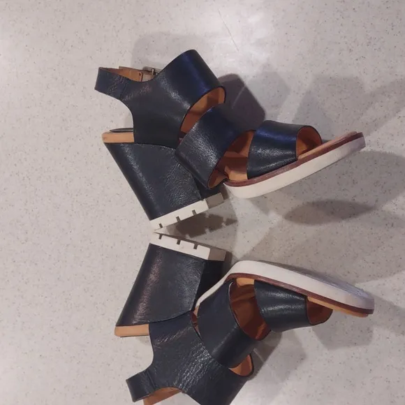 Kork Ease Genuine Leather Heeled Sandals Size 10 Medium EUC